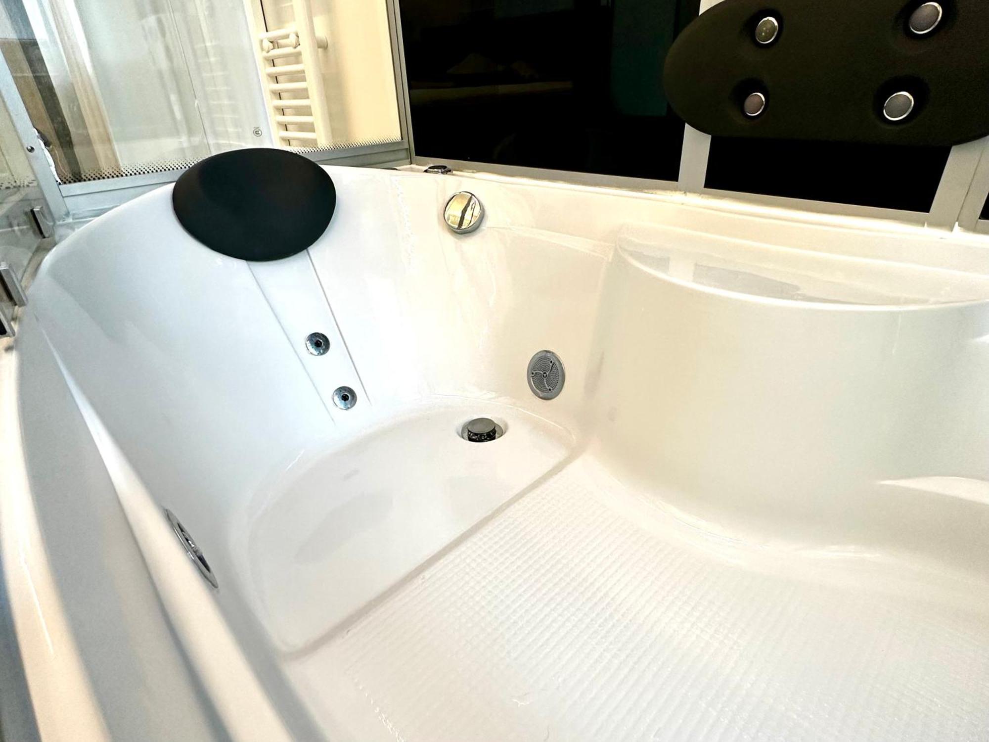 Beefree Whirlpoolsuite34-Free Parking & Fast Internet Passau Buitenkant foto